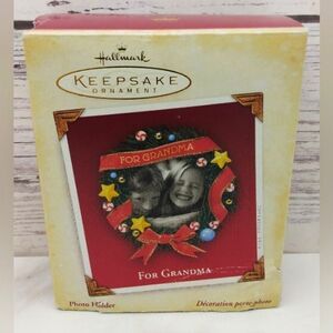 Free Hallmark Keepsake Christmas Holiday Wreath  Photo Frame Fridge Magnet NIB